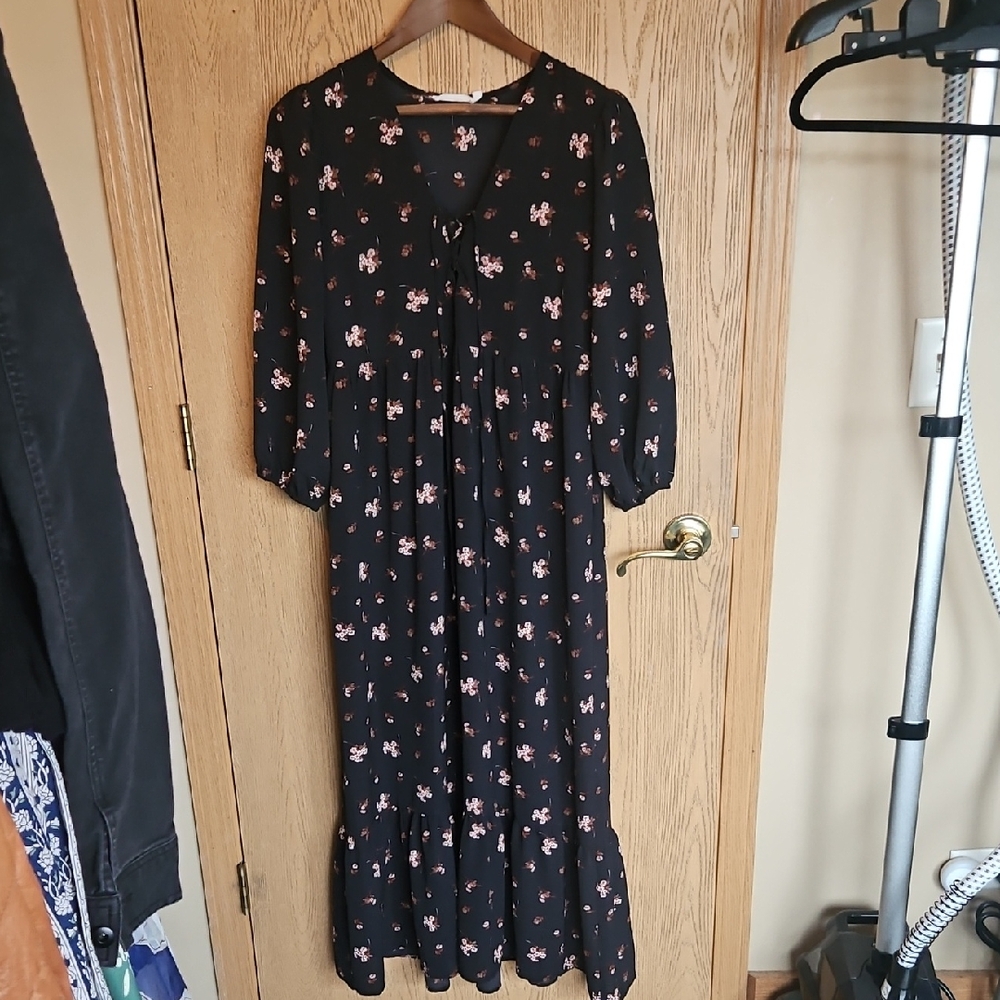 Lulus Elegant Black Floral Dress